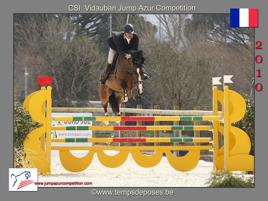 Melan de Malnuit jumping at Vidauban